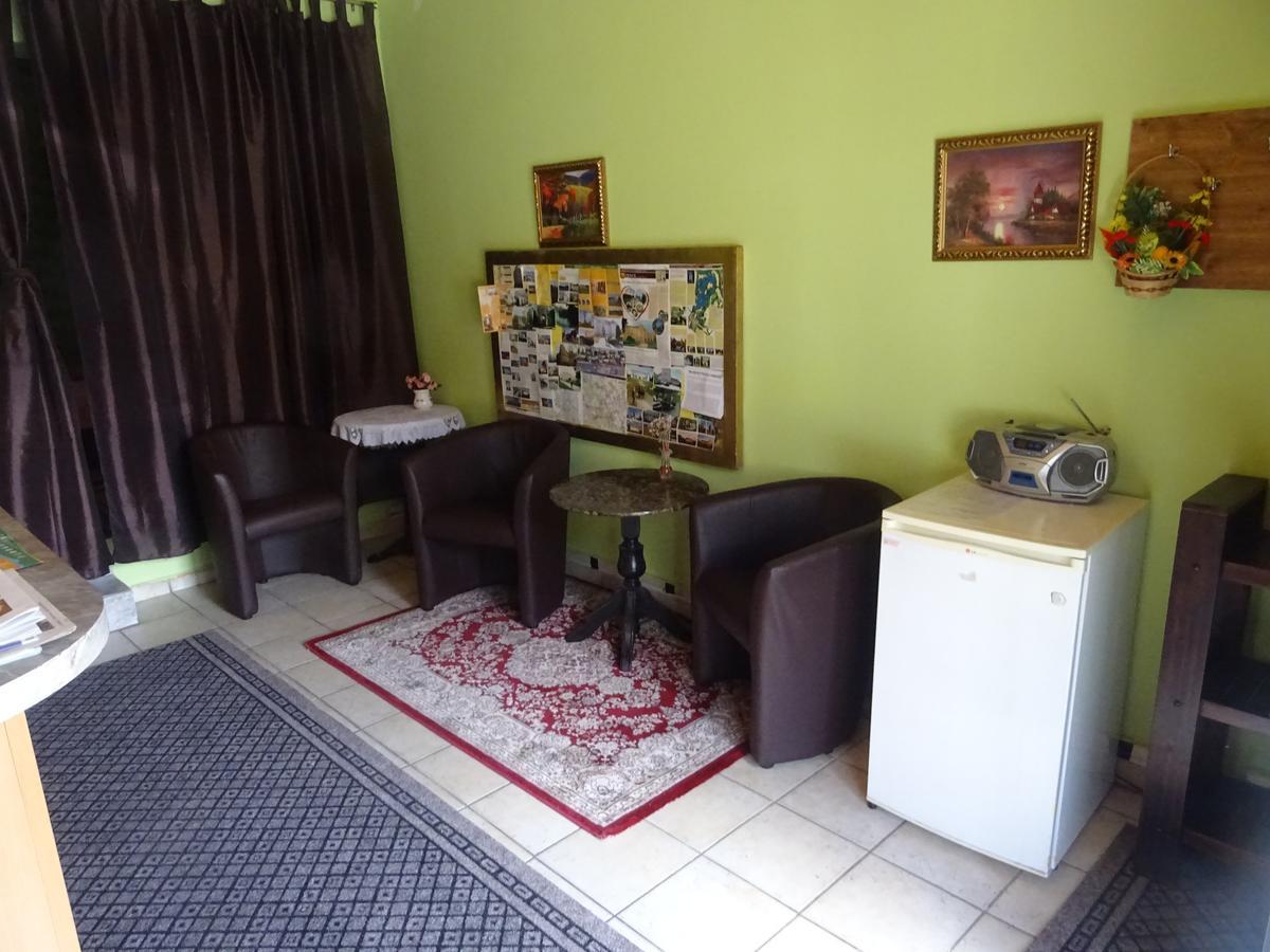 Milanna Apartment Breclav Bagian luar foto