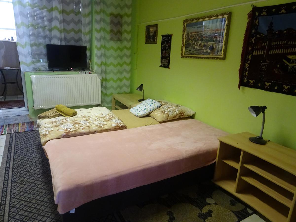 Milanna Apartment Breclav Bagian luar foto